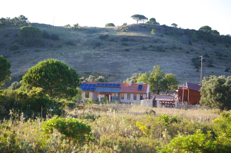Exterior & Views 18