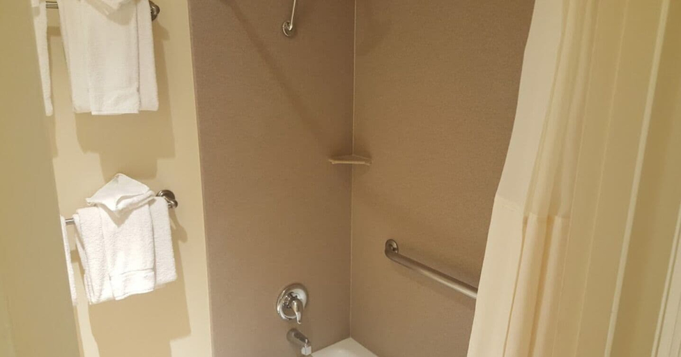 Bathroom 3, GetAways at the Lodge at Kingsbury Crossing, Douglas