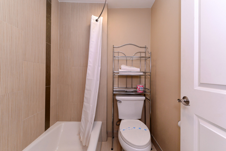 Bedroom 3, Highlander Motel, Alameda