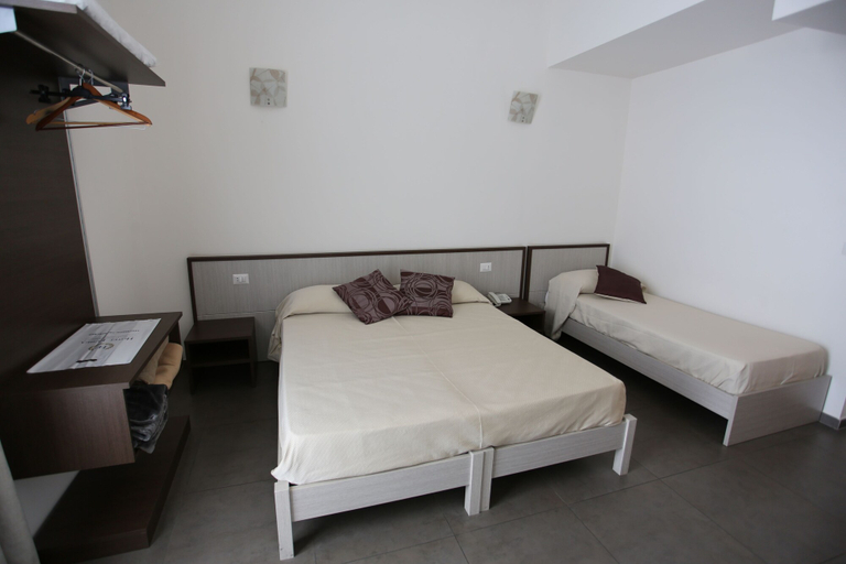 Bedroom 4, Hotel Eubea, Reggio Di Calabria
