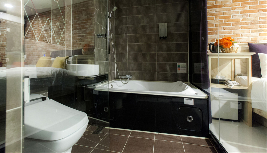 Bathroom 4, Hotel Merci, Iksan
