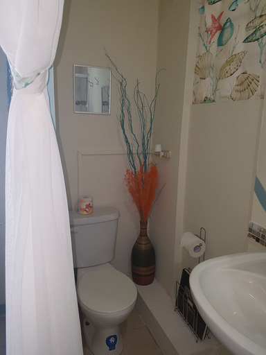 Bathroom 3, Stay Awhile Apartment