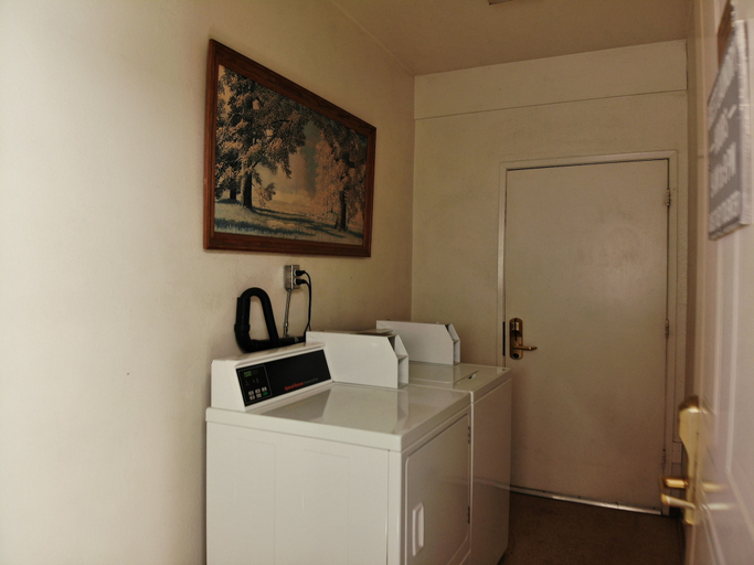 Bathroom 4, Ramona Valley Inn, San Diego