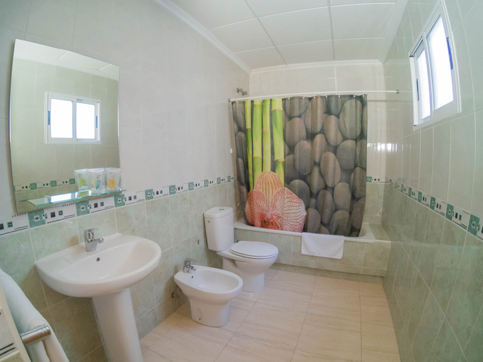 Bathroom 4, Hostal Meseguer, Alicante