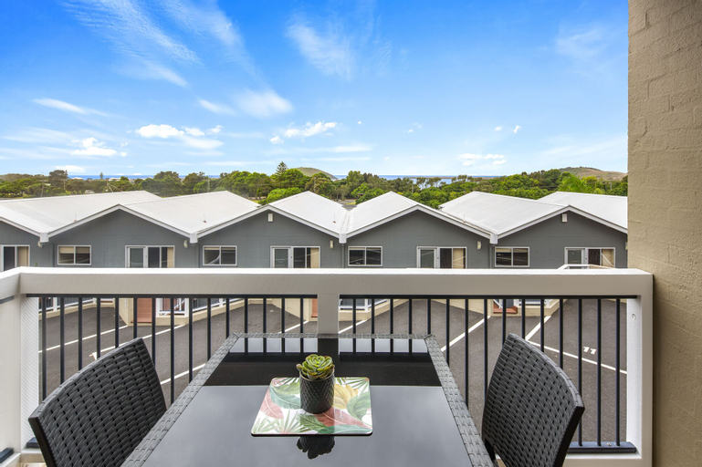Exterior & Views 22