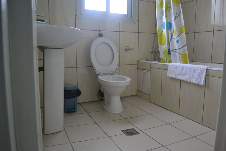 Bathroom 4, Hôtel La Falaise Bonanjo, Wouri