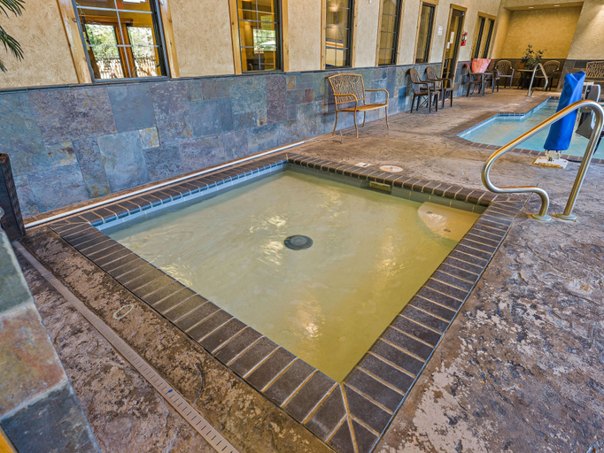 Sport & Beauty 2, The Village At Indian Point Resort, Stone