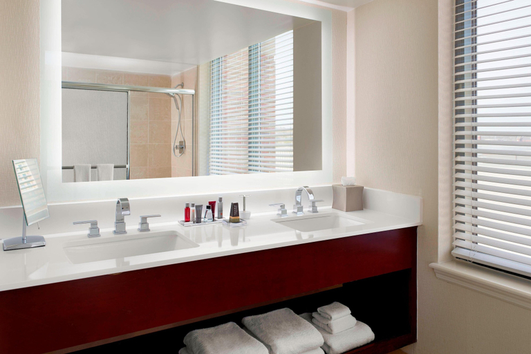 Bathroom 4, Augusta Marriott at the Convention Center, Richmond