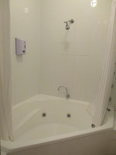 Bathroom 3, Cronulla Motor Inn, Sutherland Shire - East