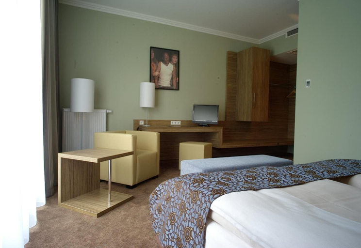 Bedroom 2, Hotel Central Regensburg CityCentre, SHC by Best Western, Regensburg