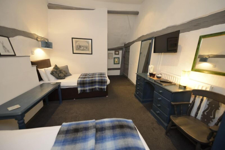Bedroom 2, The White Lion Inn, Solihull