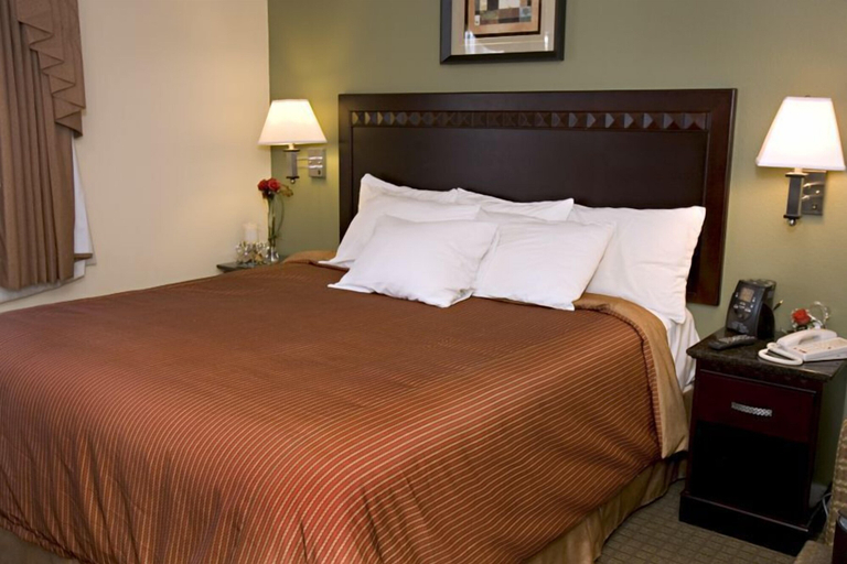 Bedroom 5, North Bay Inn, Marin