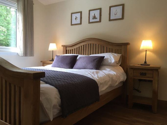Bedroom 2, Shellow Lane Lodges, Cheshire East