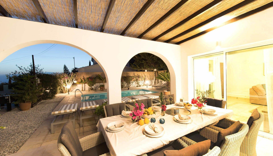 Food & Drinks, Villa Eva