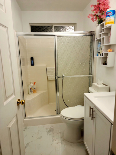 Bathroom 4, Balloons and Wine, Riverside