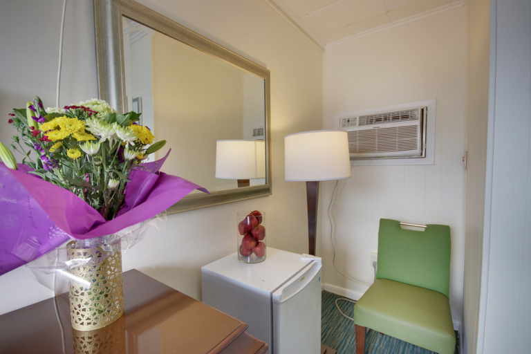 Bedroom 2, White Marlin Inn, Worcester