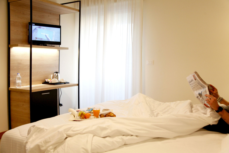 Bedroom 3, Hotel Majorca, Rimini