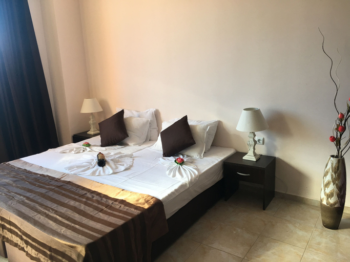 Bedroom 4, Salt Lake ApartHotel, Pomorie