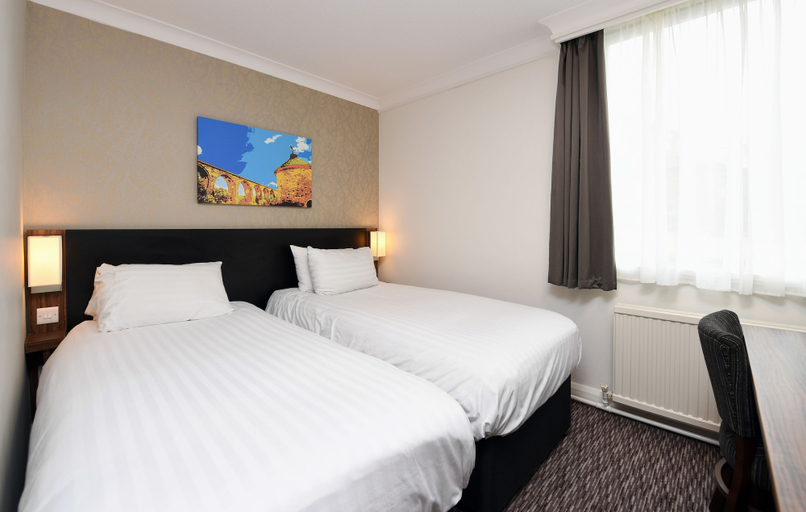 Bedroom 2, Wynnstay Arms, Wrexham by Marston's Inns, Wrexham
