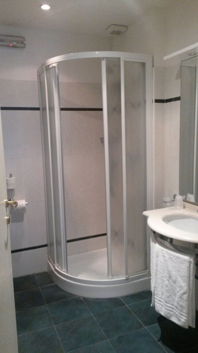 Bathroom 4, Hotel Majorca, Rimini