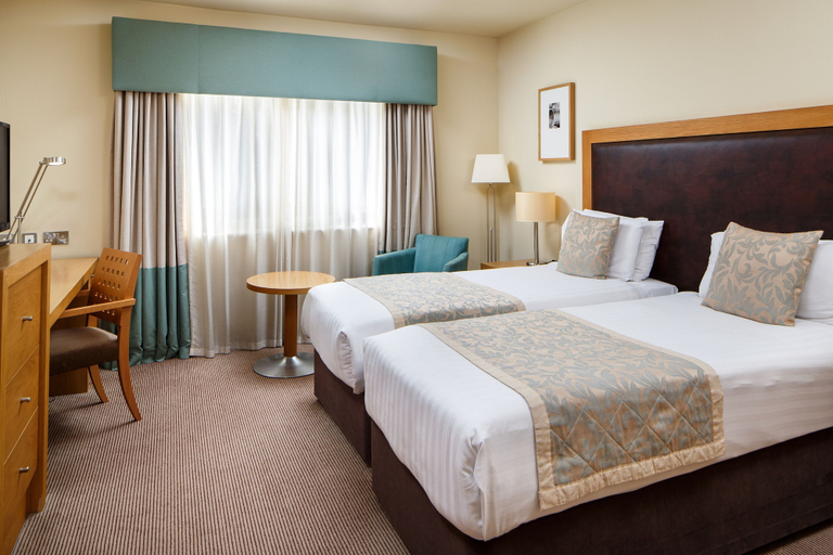 Bedroom 3, Mercure Sheffield Parkway, Sheffield
