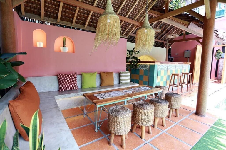Food & Drinks 5, Kuldesak Villas, Bandung