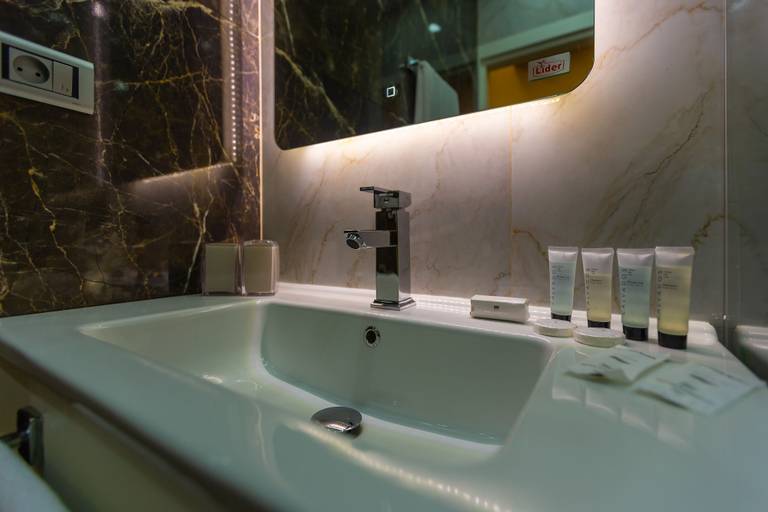 Bathroom 4, Aksent Hotel, Baku