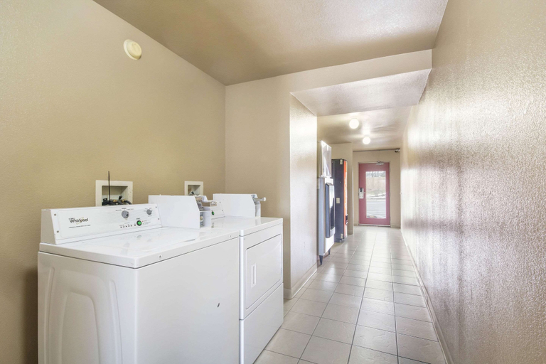 Bathroom 4, Econolodge Inn & Suites, Johnson