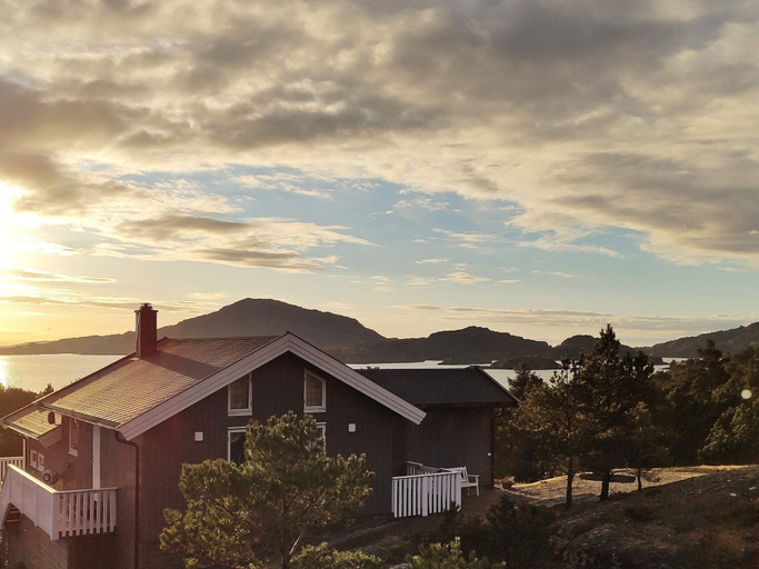 Exterior & Views 2, 6 Person Holiday Home in Hartbakke, Solund