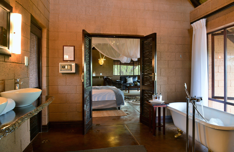 Bathroom 3, Zwahili Game Lodge & Spa, Waterberg