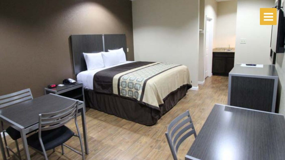 Scottish Inn & Suites, Chambers