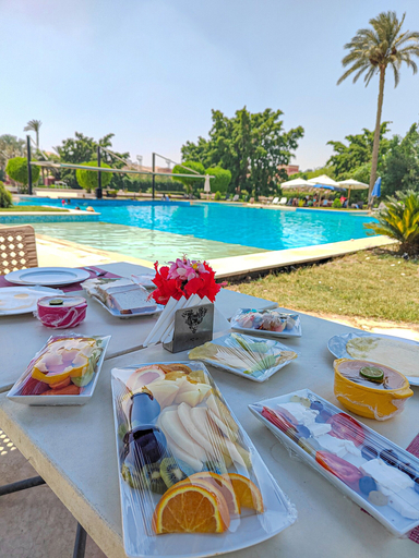 Food & Drinks, Sakkara Country Club, Unorganized in Al Jizah