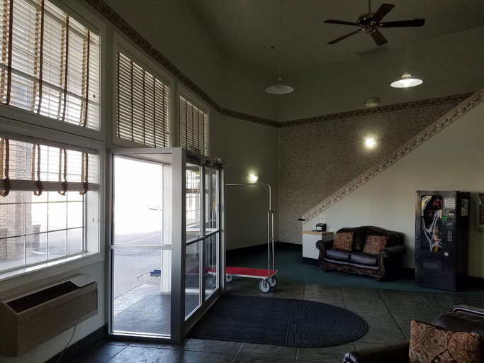Others 5, Simple Rewards Inn, Texas