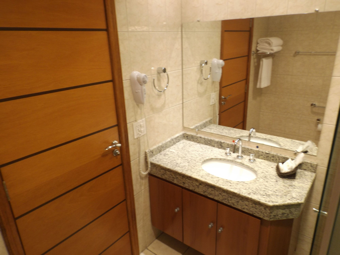 Bathroom 5, Leques Brasil Hotel Escola, São Paulo