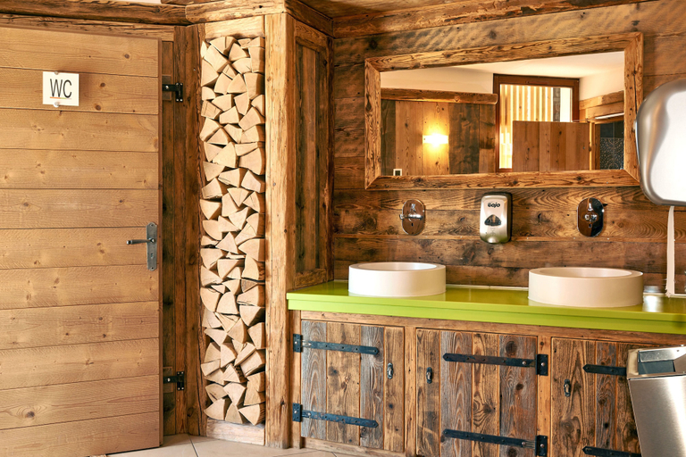 Bathroom 5, Le Clos du Hahnenberg, Bas-Rhin