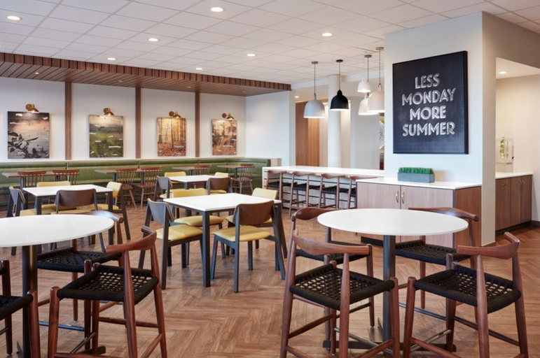 Food & Drinks 4, Fairfield Inn & Suites by Marriott Waco North, McLennan