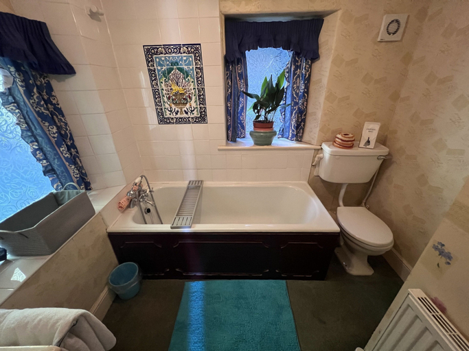 Bathroom, The Captain's House, Devon