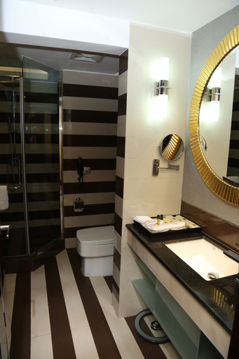 Bathroom 5, The Raintree Dhaka, Dhaka