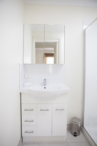 Bathroom 4, Echuca Moama Holiday Villas, Murray