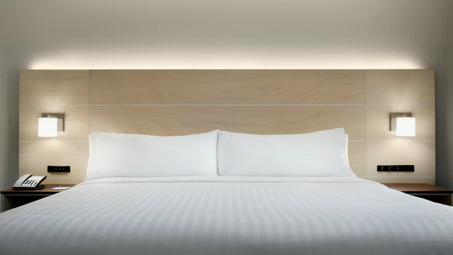 Bedroom 5, Holiday Inn Express WILLIAMSBRG BUSCH GARDENS AREA by IHG, James City