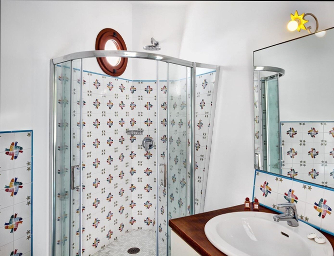 Bathroom 4, Vera e il Vervece, Napoli