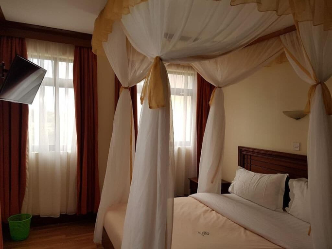 Bedroom 2, Maxoil Hotel, Kieni
