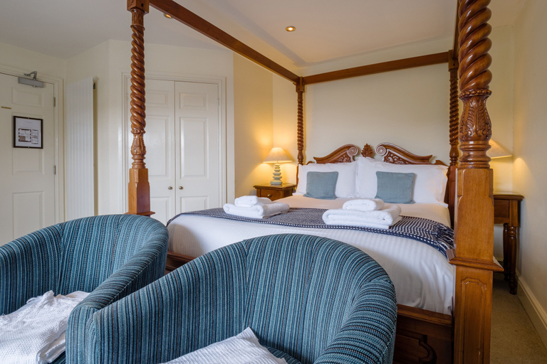 Bedroom 3, Rashleigh Arms, Cornwall