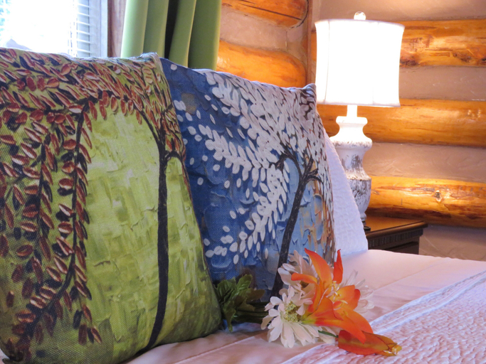 Bedroom 2, Tall Pines Inn, Carroll