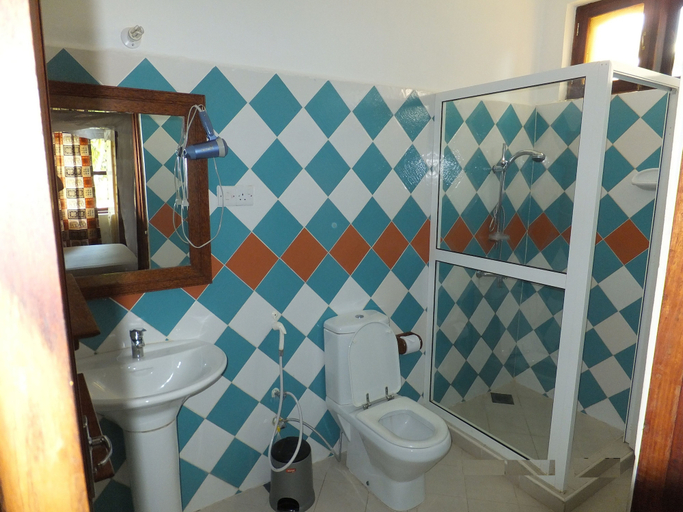 Bathroom 5, Mnarani Beach Cottages, Kaskazini 'A'