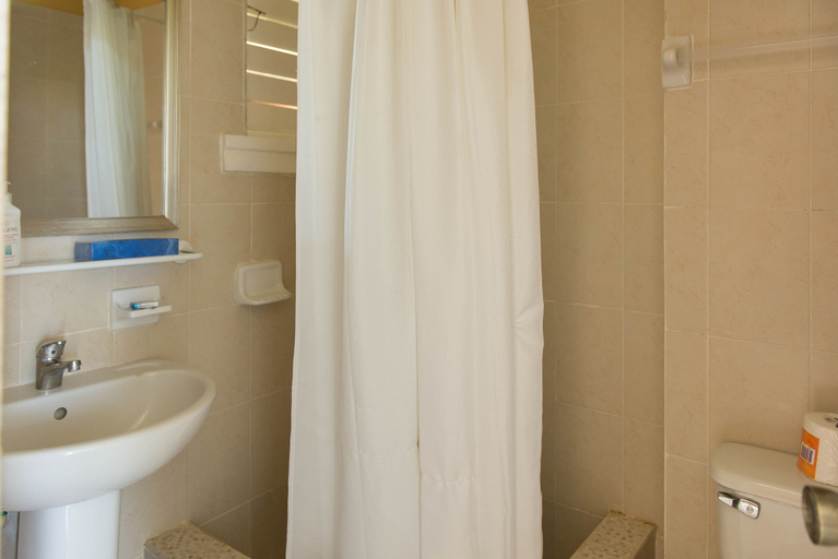 Bathroom 4, Point Village Studios and Suites