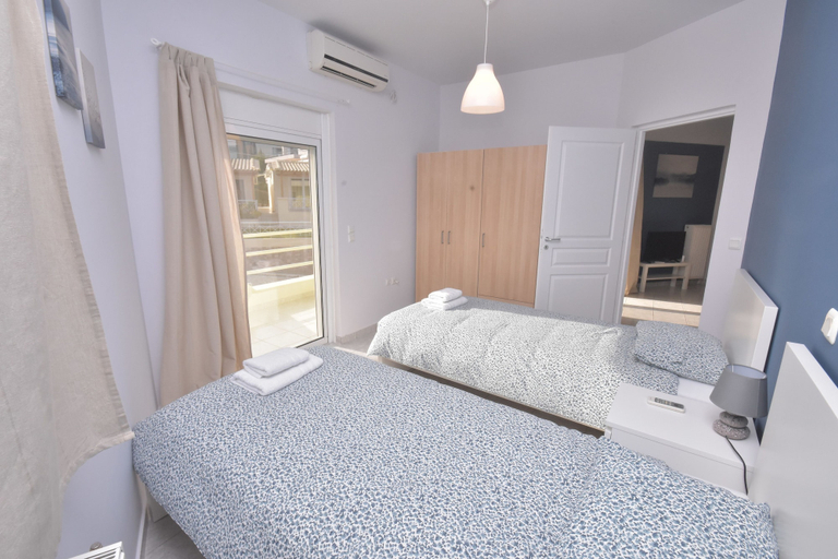 Bedroom 3, Double M, Attica