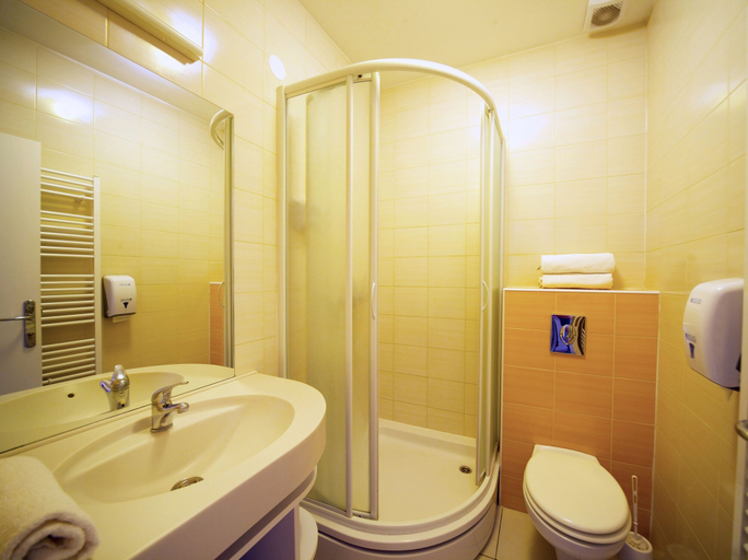 Bathroom 5, Funk Lounge Hostel, Zagreb