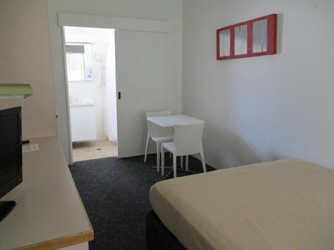 Bedroom 2, Cronulla Motor Inn, Sutherland Shire - East