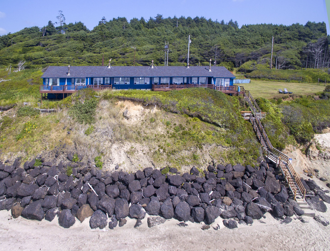 Exterior & Views 2, Moolack Shores Inn, Lincoln